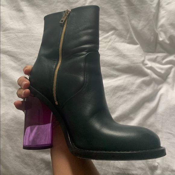 Burberry boots - Picture 3 of 4